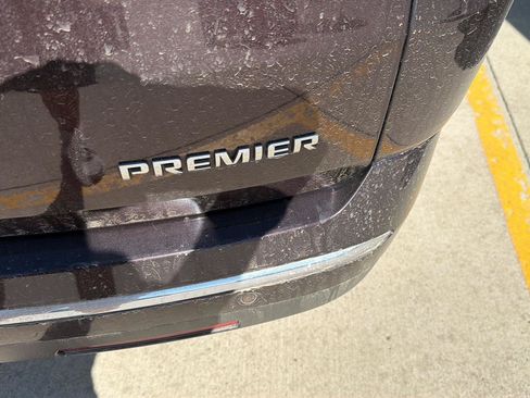 Used 2021 Chevrolet Traverse Premier AWD/4WD image 31