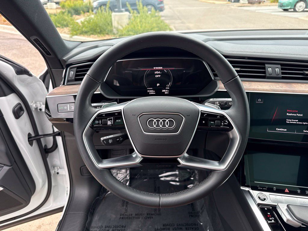 Used 2023 Audi e-tron Premium Plus w/ Premium Plus Package AWD/4WD image 14