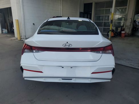 Used 2025 Hyundai Elantra SEL FWD image 5