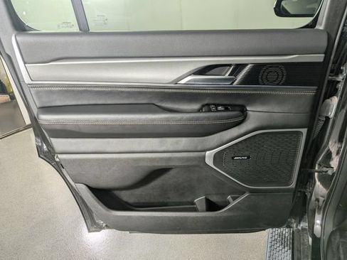 Used 2024 Jeep Wagoneer Series II AWD/4WD image 15