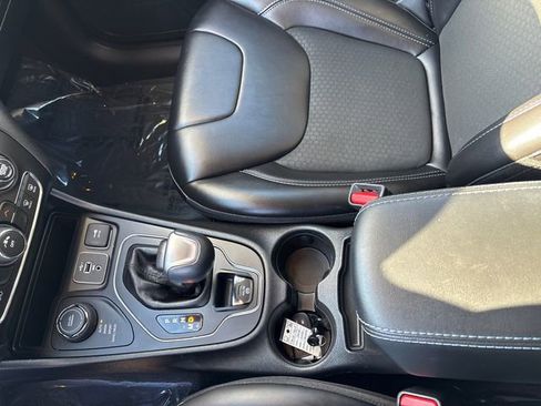 Used 2019 Jeep Cherokee Latitude Plus w/ Cold Weather Group image 32