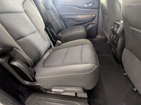 Used 2023 GMC Acadia SLE w/ Driver Convenience Package image 32