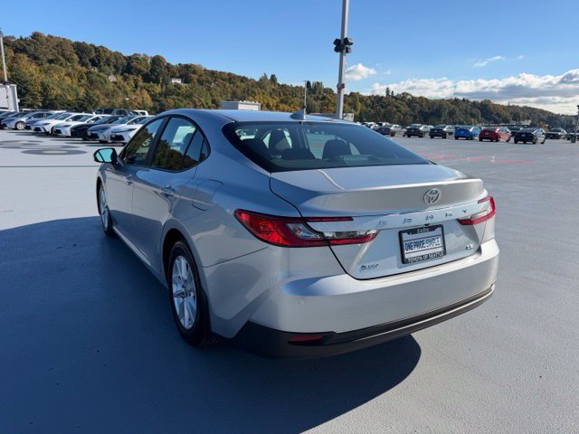 Used 2026 Toyota Camry LE w/ Preferred Package 2 (TMS) FWD image 5