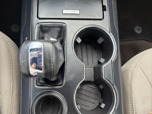 Used 2018 Ford Explorer XLT w/ Equipment Group 201A FWD image 21