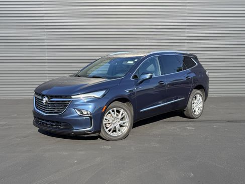 Used 2023 Buick Enclave Essence w/ Experience Buick Package FWD image 1
