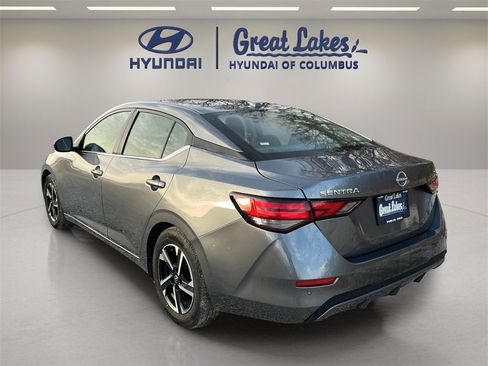 Used 2024 Nissan Sentra SV image 3