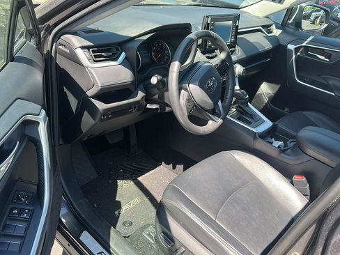 Used 2021 Toyota RAV4 XLE Premium FWD image 8