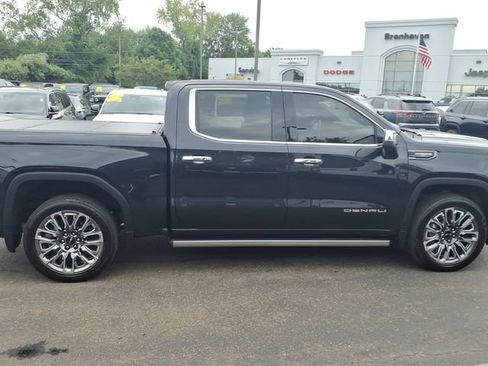 Used 2023 GMC Sierra 1500 Denali Ultimate AWD/4WD image 4