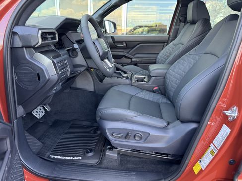 Used 2025 Toyota Tacoma TRD Sport w/ TRD Sport Premium Package AWD/4WD image 13