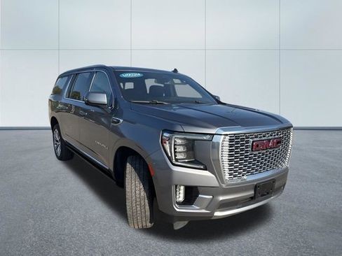 Used 2022 GMC Yukon XL Denali AWD/4WD image 4