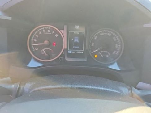 Used 2023 Toyota Tacoma TRD Sport image 14