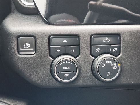Used 2024 Chevrolet Silverado 3500 LT AWD/4WD image 22