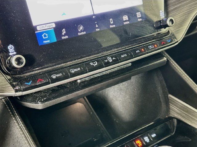 Used 2024 Jeep Wagoneer L Series II w/ Flexible Seating Group RWD image 17