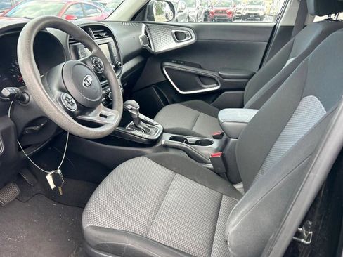 Used 2020 Kia Soul LX FWD image 2