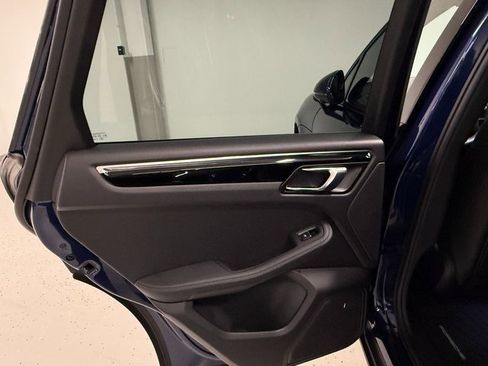 Certified 2026 Porsche Macan image 32