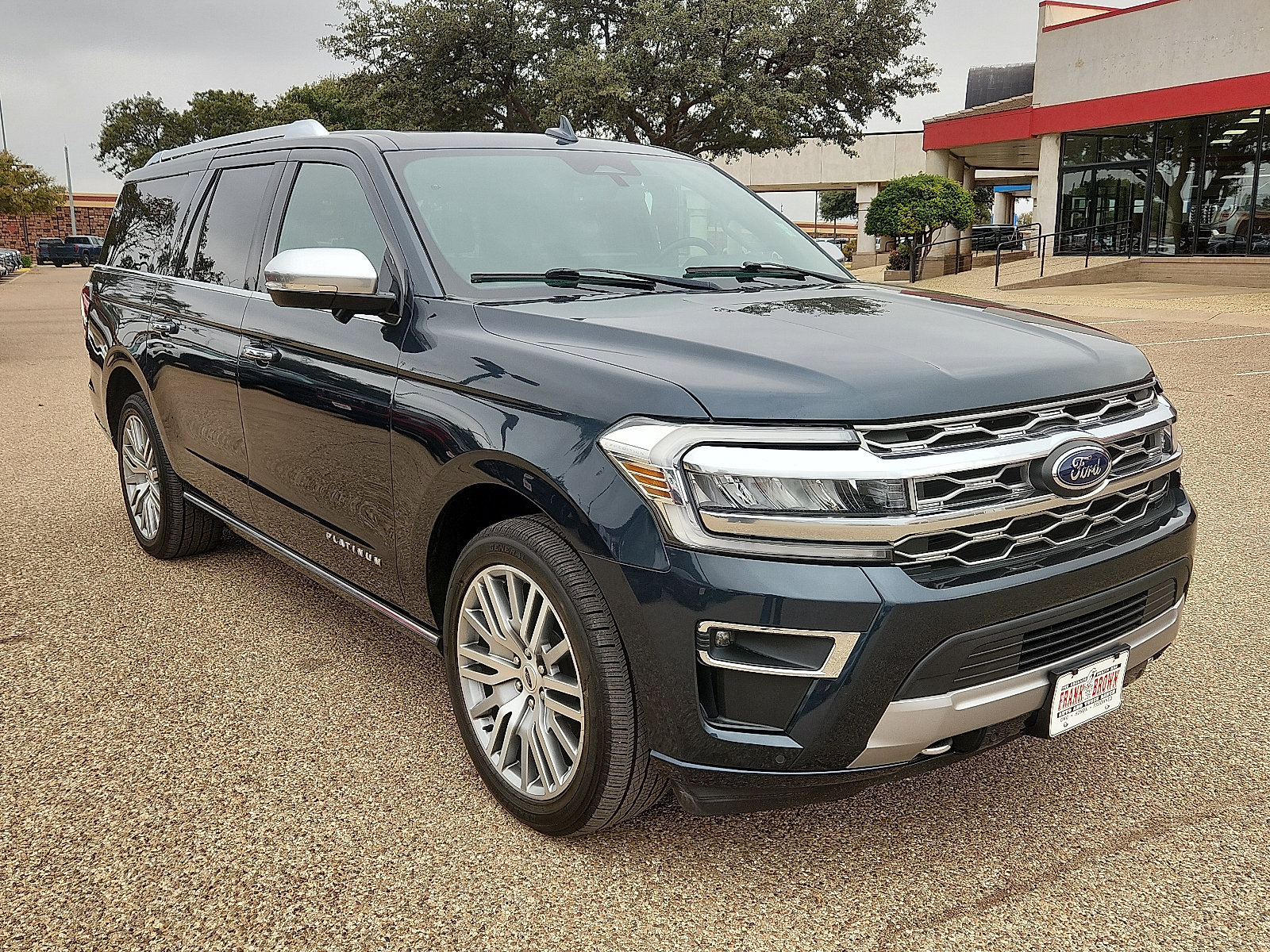 Used 2023 Ford Expedition Max Platinum AWD/4WD image 8