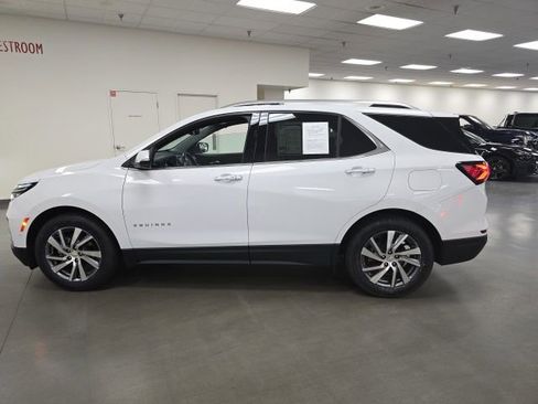 Used 2022 Chevrolet Equinox Premier FWD image 3