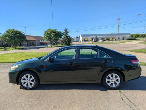 Used 2011 Toyota Camry LE w/ LE Extra-Value Pkg FWD image 8