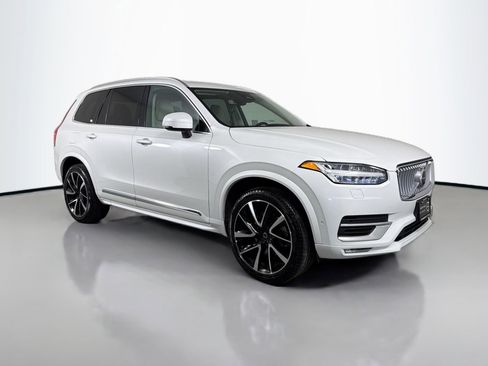 Used 2023 Volvo XC90 B6 Plus w/ Protection Package Premier image 3