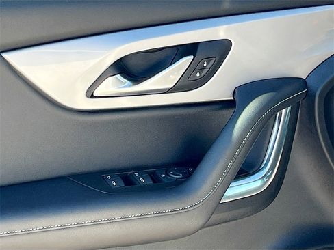 Used 2024 Chevrolet Blazer LT image 18