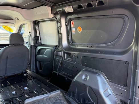 Used 2022 RAM ProMaster City Tradesman FWD image 10