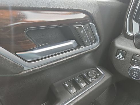 Used 2025 GMC Sierra 1500 SLT AWD/4WD image 24