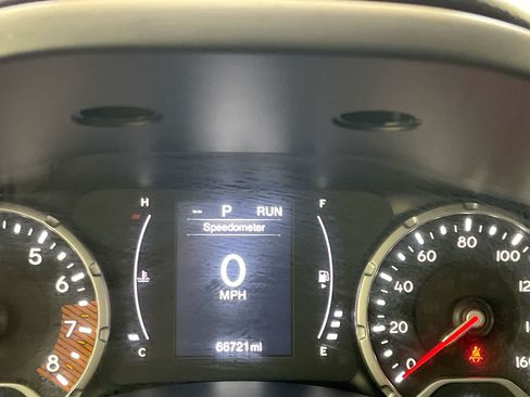 Used 2023 Jeep Renegade Latitude AWD/4WD image 15
