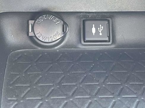 Used 2019 Toyota RAV4 XLE Premium w/ Cold Weather Package FWD image 29