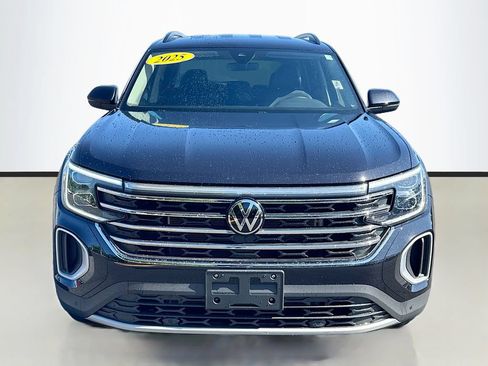 Used 2025 Volkswagen Atlas SE AWD/4WD image 2