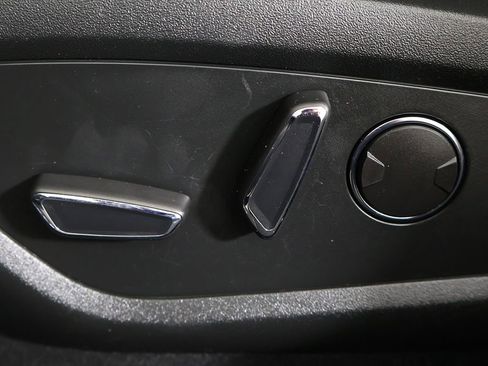 Used 2022 Lincoln Nautilus Reserve AWD/4WD image 36