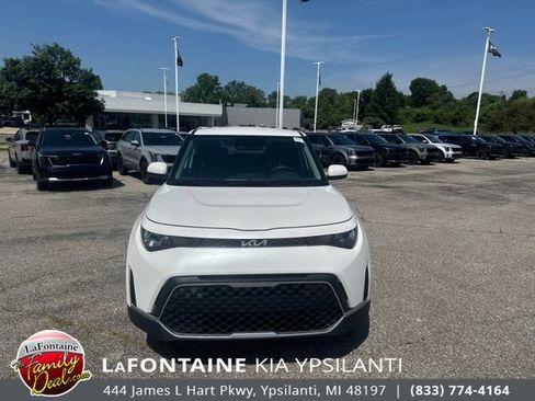 Used 2023 Kia Soul LX w/ Option Group 015 FWD image 8