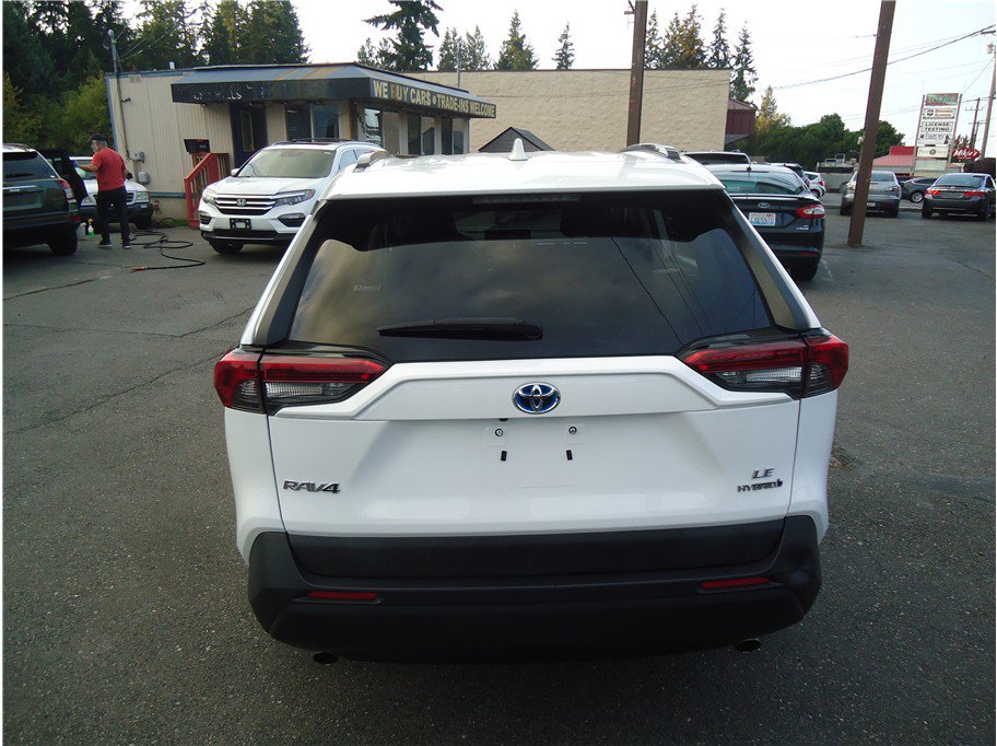 Used 2019 Toyota RAV4 LE w/ Carpet Mat Package AWD/4WD image 7