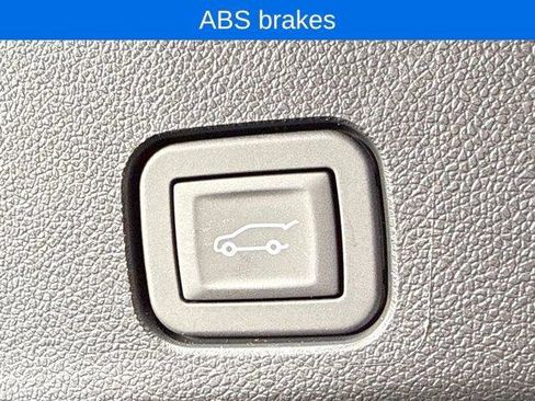 New 2026 Chevrolet Traverse LT w/ Sun and Wheel Package image 17