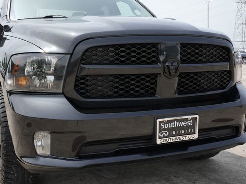 Used 2018 RAM 1500 Express w/ Black Ram 1500 Express Group AWD/4WD image 21