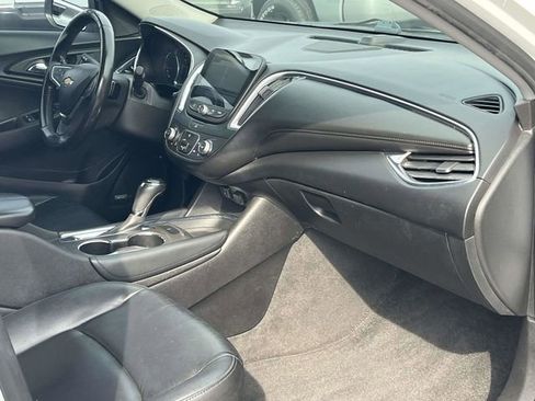 Used 2018 Chevrolet Malibu LT w/ Leather Package image 24