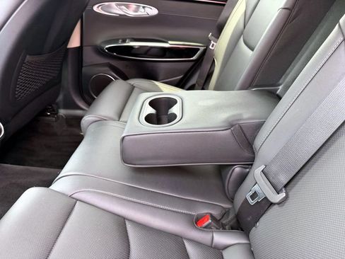 Certified 2025 Genesis GV70 2.5T AWD/4WD image 14