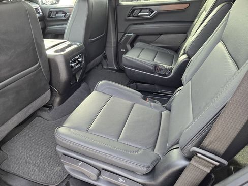 Used 2025 GMC Yukon Denali image 36