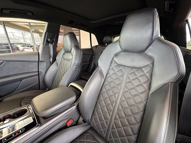 Used 2025 Audi SQ8 Prestige AWD/4WD image 17