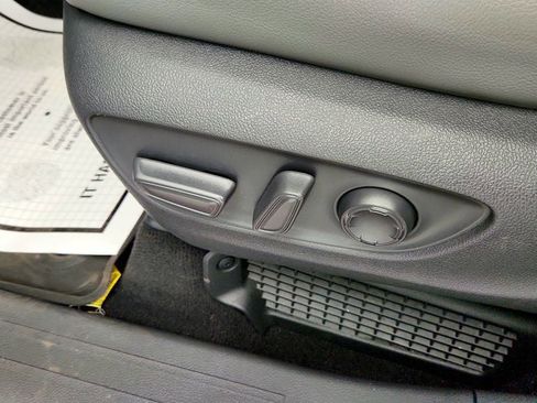 Used 2021 Toyota Sienna XLE image 12