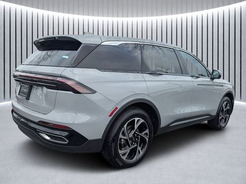 New 2026 Lincoln Nautilus Premier image 3