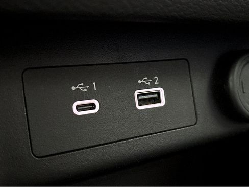 Used 2023 Nissan Rogue SV image 33