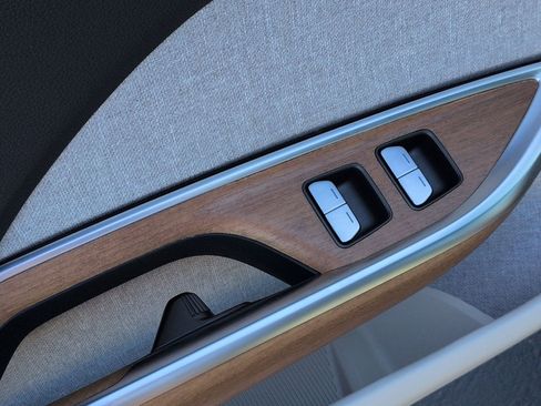 Used 2024 Lucid Air Touring image 15