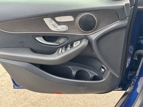 Used 2020 Mercedes-Benz GLC 300 4MATIC image 25