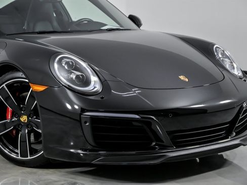 Used 2017 Porsche 911 Carrera S image 3
