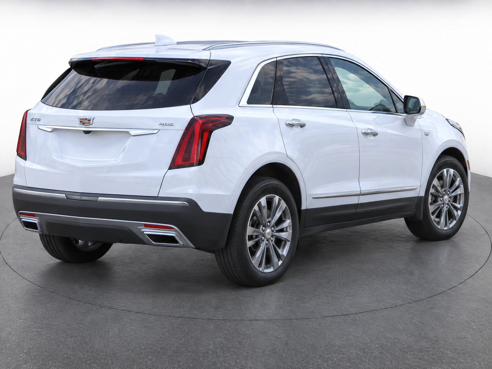 Used 2024 Cadillac XT5 Premium Luxury FWD image 4