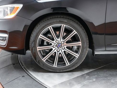Used 2016 Volvo S60 T5 Premier image 12