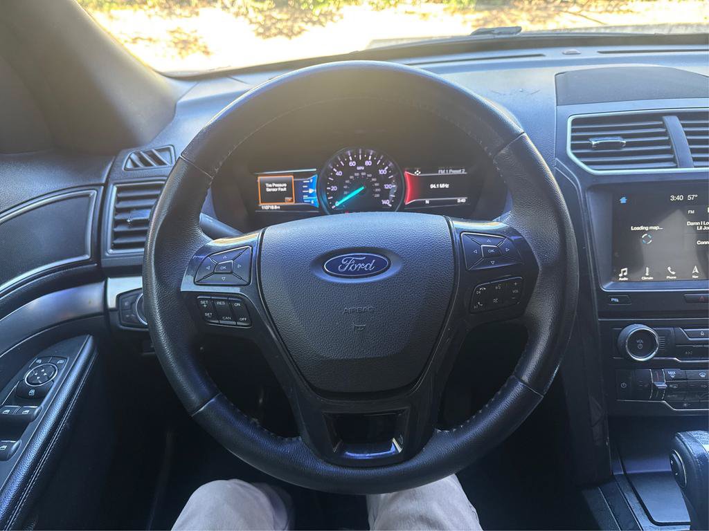 Used 2018 Ford Explorer XLT w/ Equipment Group 202A FWD image 18