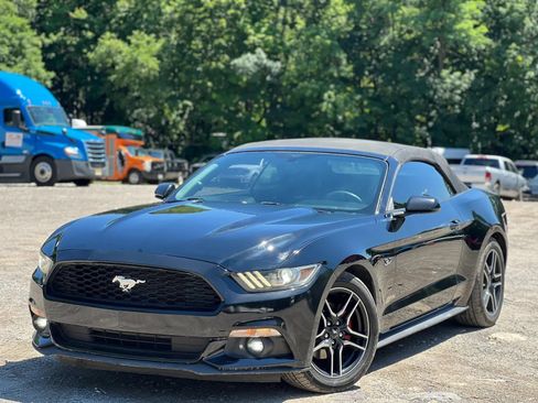 Used 2015 Ford Mustang Convertible w/ Equipment Group 051A RWD image 10