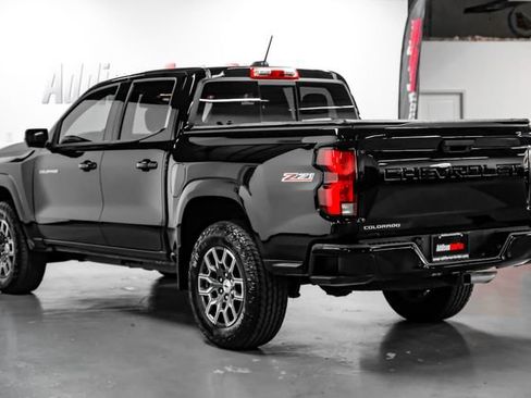 Used 2026 Chevrolet Colorado Z71 w/ Technology Package AWD/4WD image 9