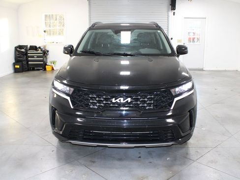 Used 2023 Kia Sorento S w/ Panoramic Sunroof Package image 3